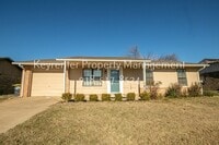 Building Photo - 1341 E 142nd St