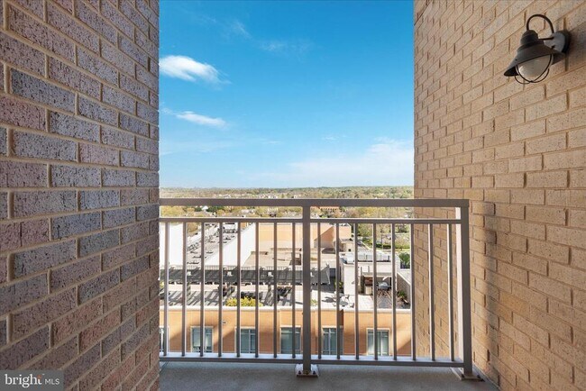 Building Photo - 11990 Market St