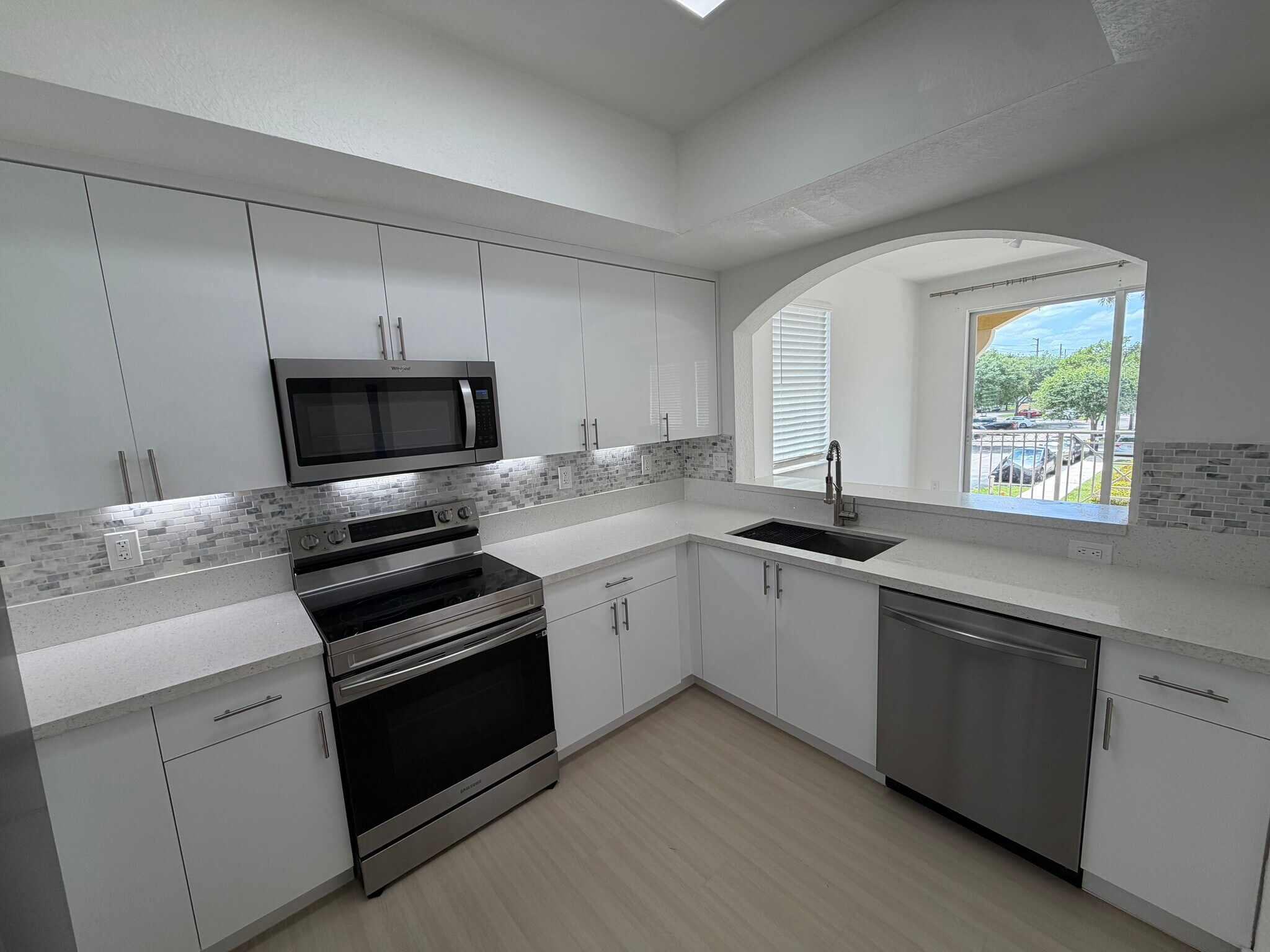 Building Photo - 8814 W Flagler St