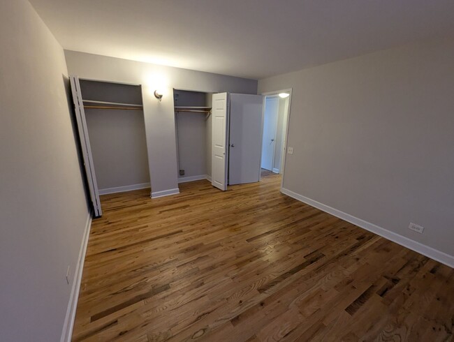 Building Photo - Ravenswood Renovated One Bedroom