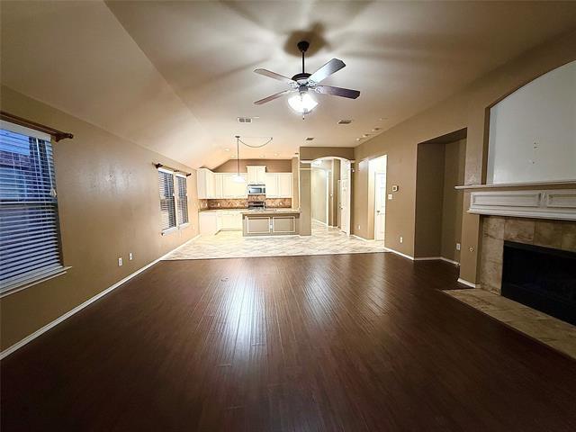 Building Photo - 816 Lake Grove Dr