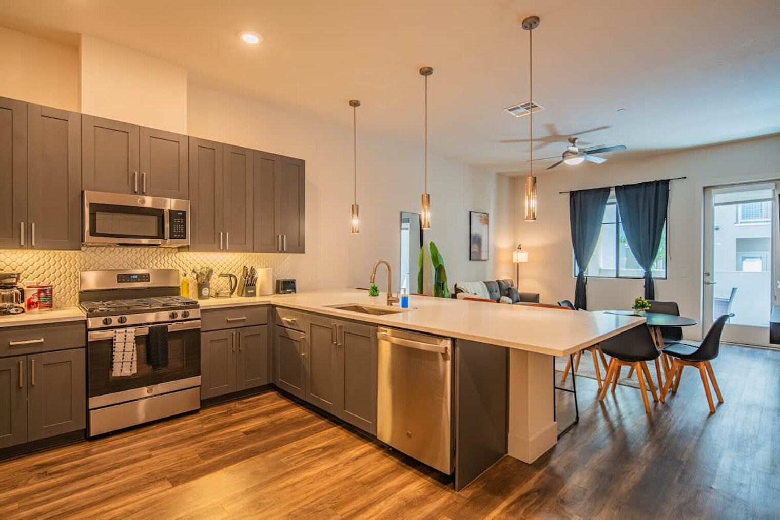 Building Photo - 15501 N Dial Blvd