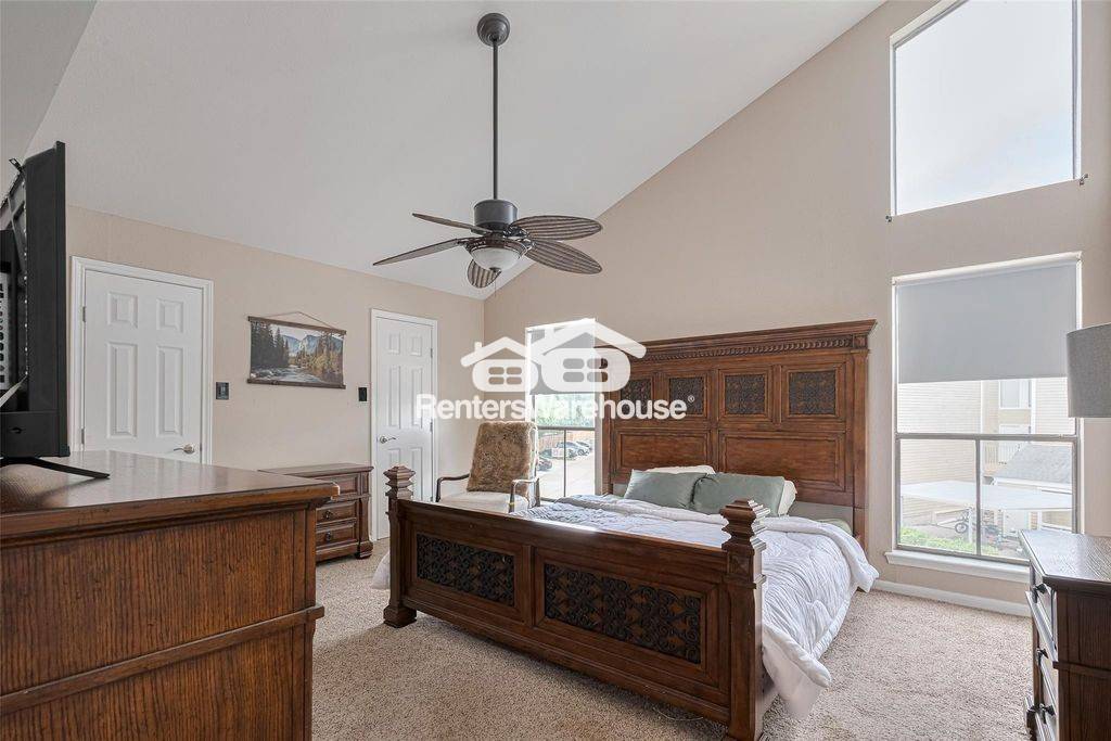 Building Photo - 182 April Point Dr N