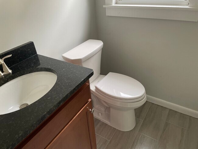 Building Photo - 623 5th Ave S