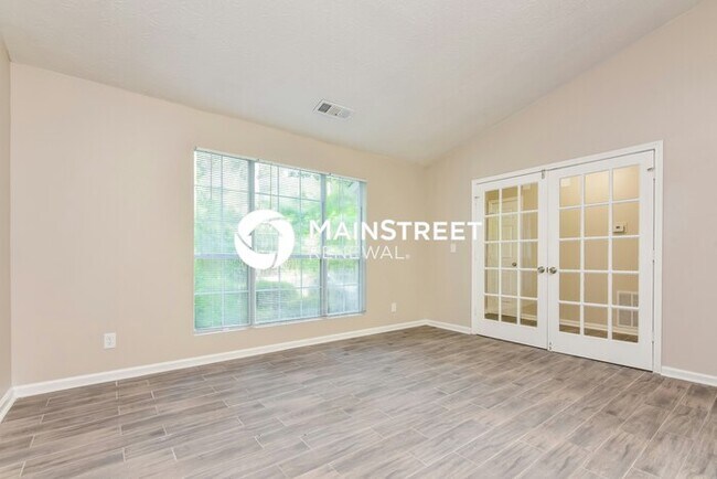 Building Photo - 3 Bedroom Pet-Friendly Home in Lithonia, GA with Main Street Renewal