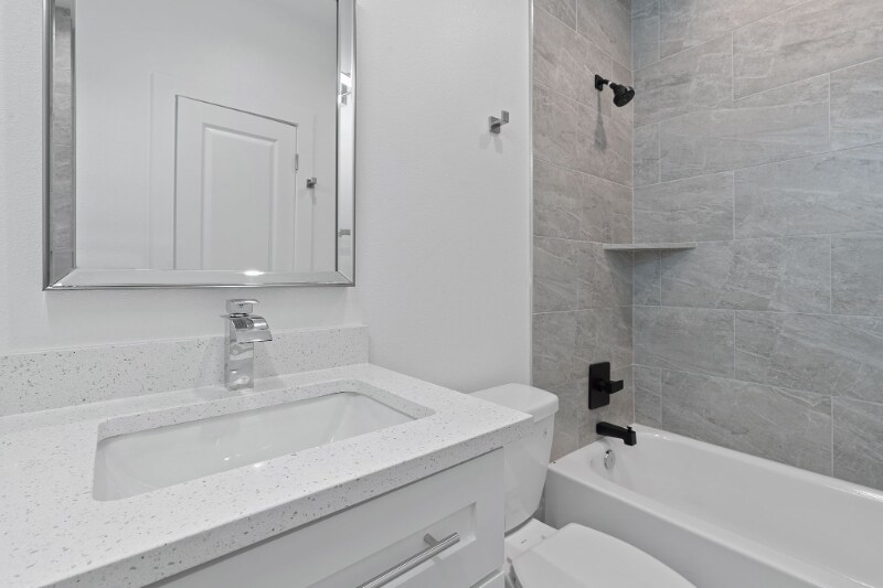 Building Photo - 124 S Mockingbird Cir