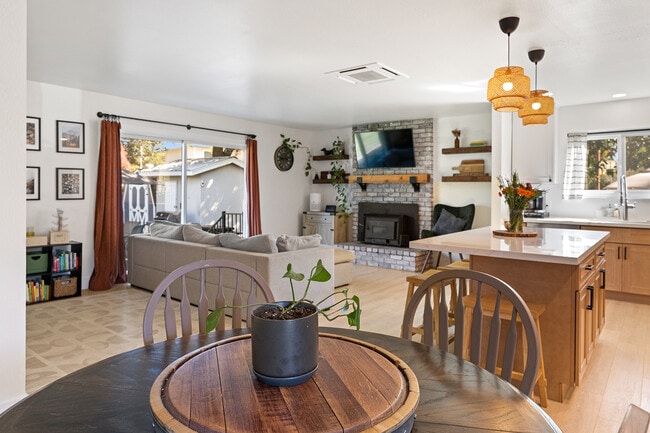 Building Photo - 199 Bailhache Ave