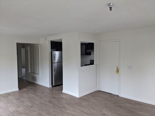 Building Photo - 55 Stenner St