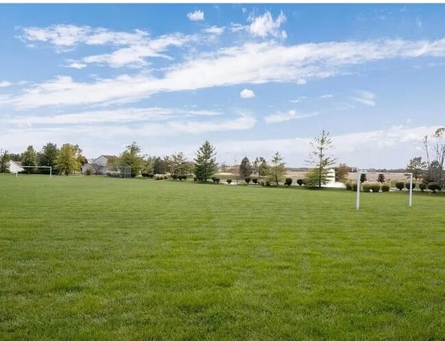 Building Photo - 700 Harbor Woods Dr