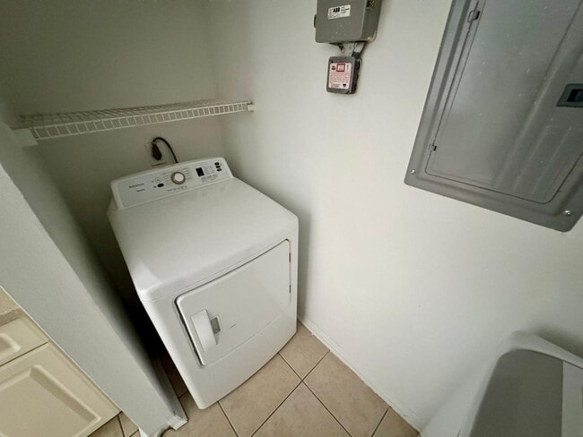 Building Photo - 1222 Bermuda Lakes Ln