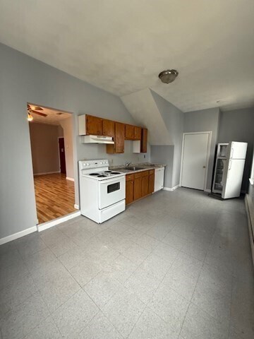 Building Photo - 35 Wolcott St
