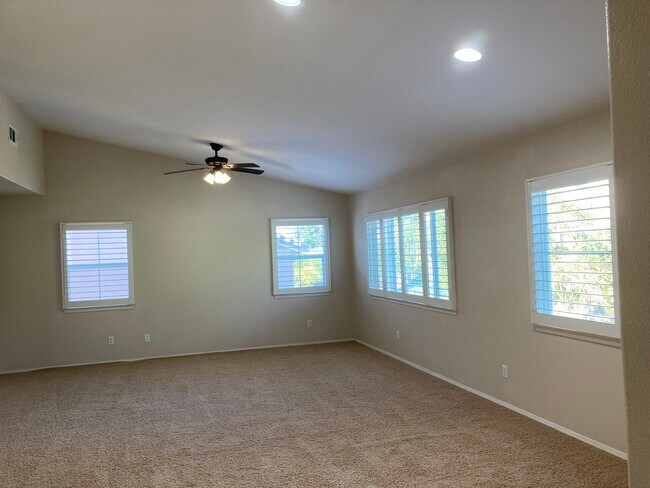 Building Photo - 45374 Willowick St