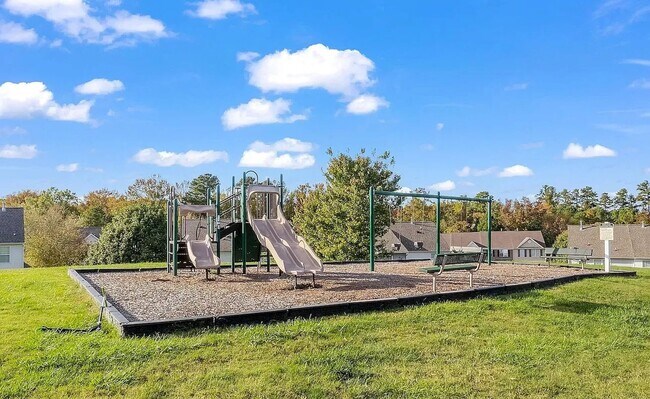 Building Photo - Adorable 3b 3b Townhome In Wake Forest!