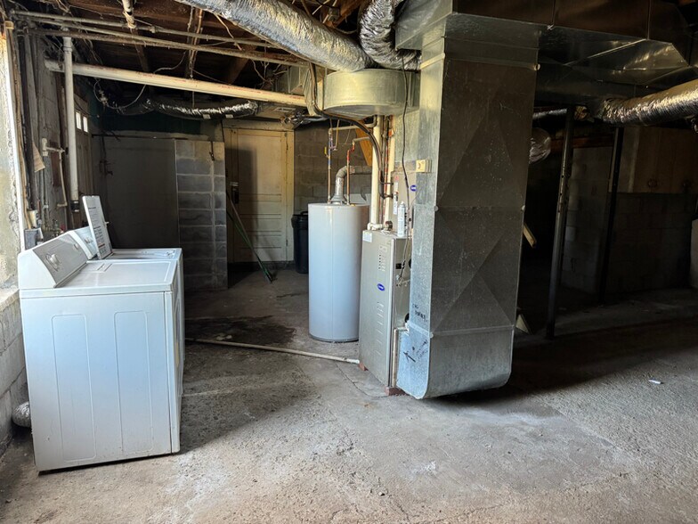 Building Photo - 115 Marshall St