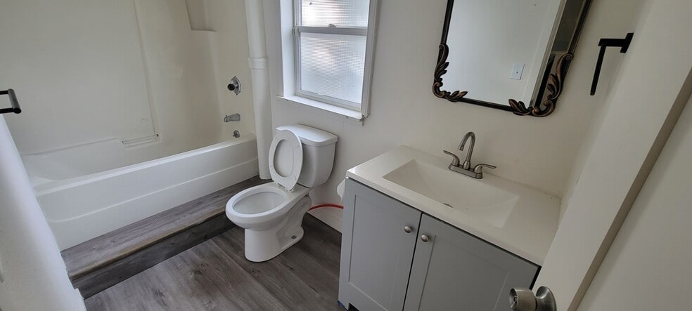 Building Photo - 11346 Sunnyside Ave N