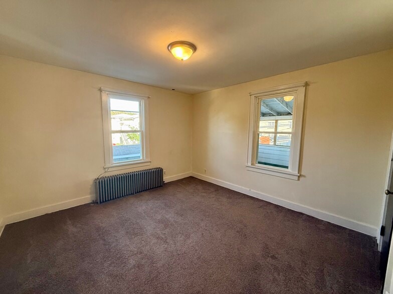 Building Photo - 17 2nd St