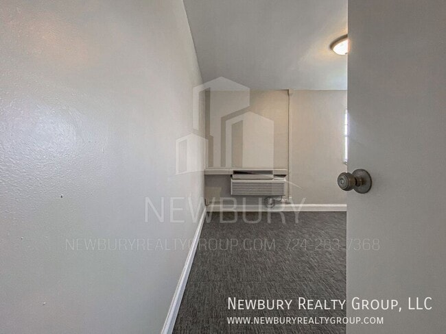 Building Photo - 305 San Juan Dr
