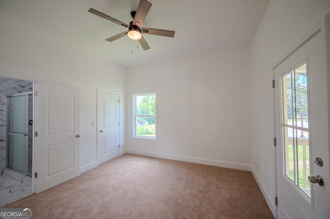 Building Photo - 1993 Reynolds Dr SW