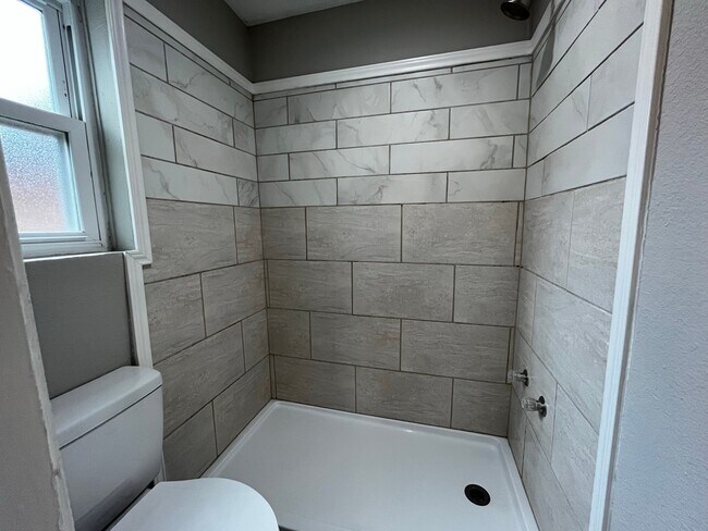 Building Photo - 6223 Brookgate Dr