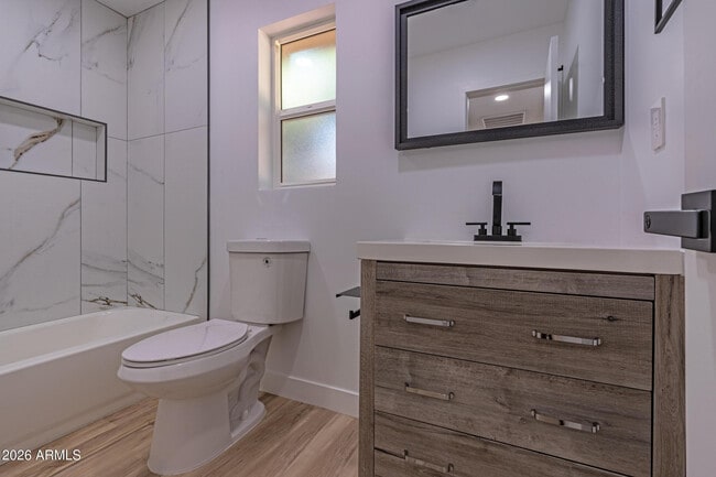 Building Photo - 3035 E Heatherbrae Dr