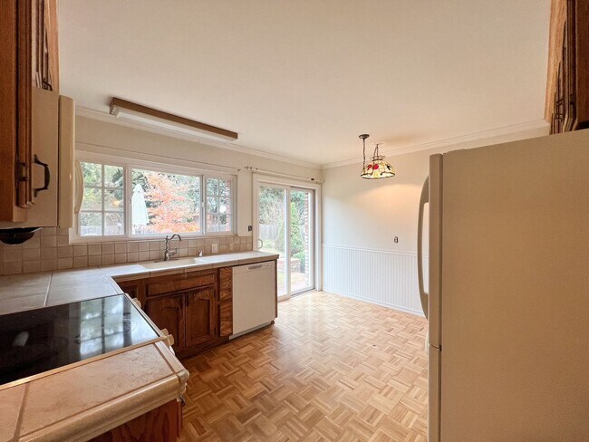 Building Photo - Four Bedroom Ranch-Style Home on an Extra-Large Lot