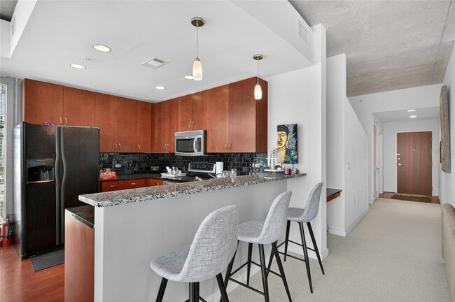 Building Photo - 777 N Ashley Dr