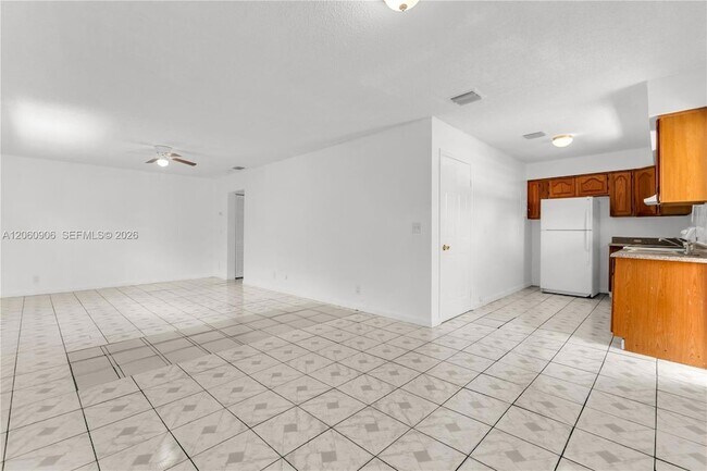 Building Photo - 5742 Garfield St