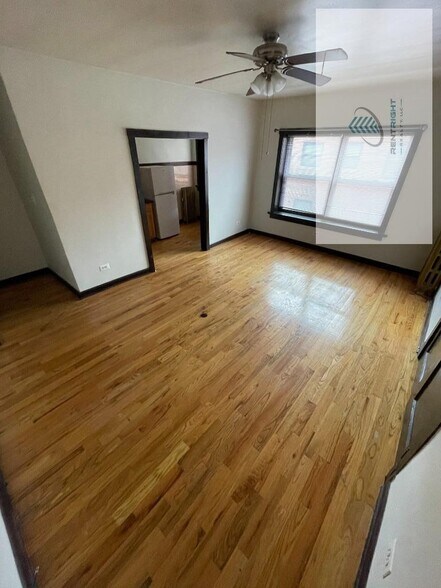 Building Photo - 4019 W Irving Park Rd