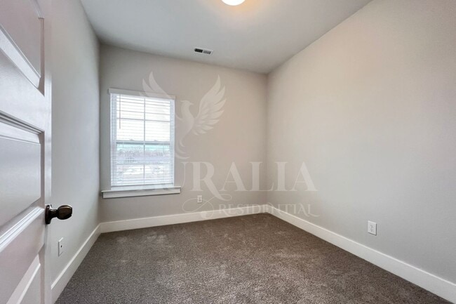 Building Photo - 8520 Silsbee Dr