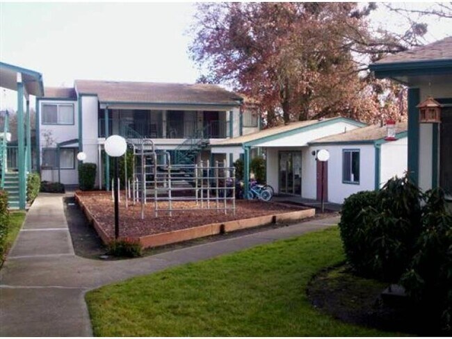 Building Photo - 333 Lorraine Ave