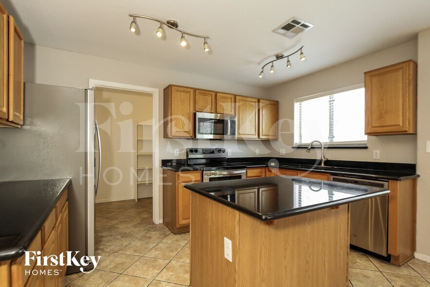 Building Photo - 18039 N 89th Dr