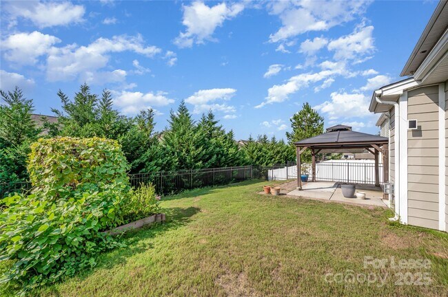 Building Photo - 1361 Rainier Dr