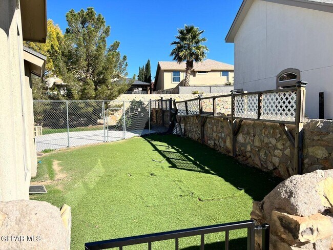 Building Photo - 757 Desert Star Dr