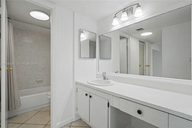 Building Photo - 20335 W Country Club Dr