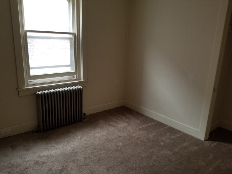 Building Photo - 523 Beech St