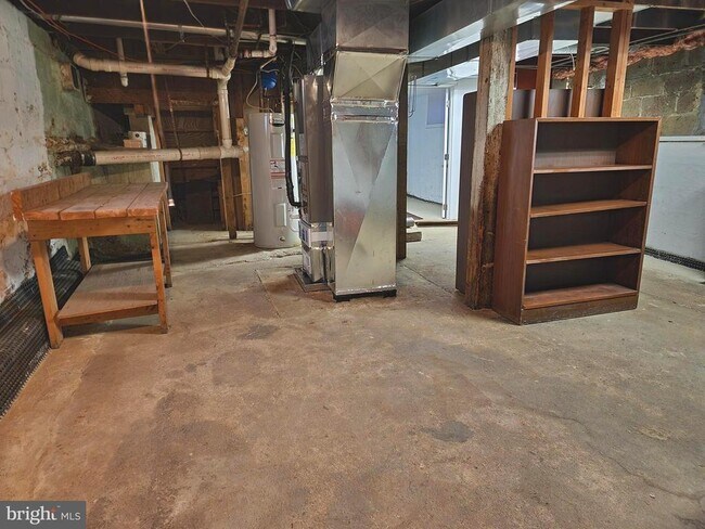 Building Photo - 412 Paradise Rd