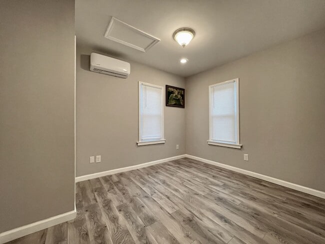 Building Photo - 535 Winder St