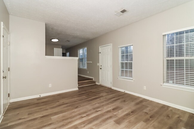 Building Photo - 5875 Bellingrath Way