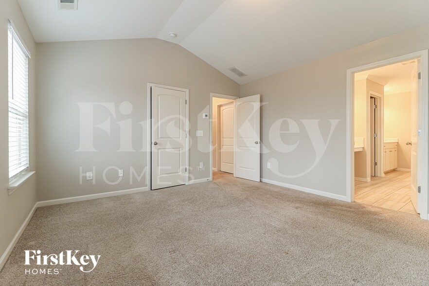 Building Photo - 41 Thunderhawk Ln