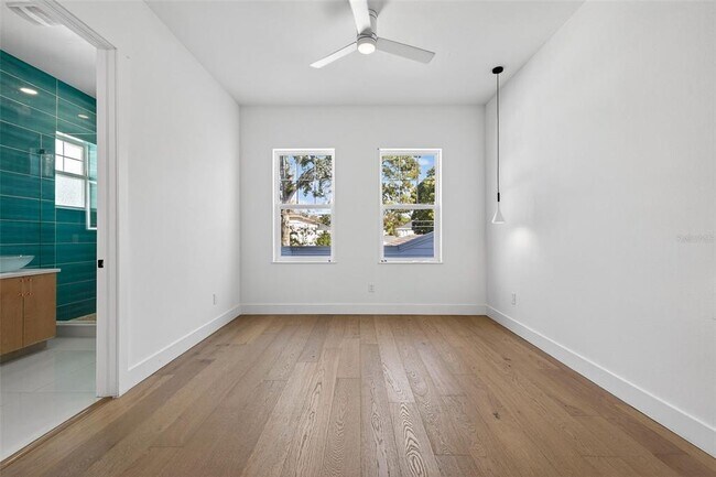 Building Photo - 611 24th Ave N