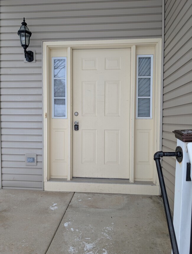 Building Photo - 1966 Alinda Ave