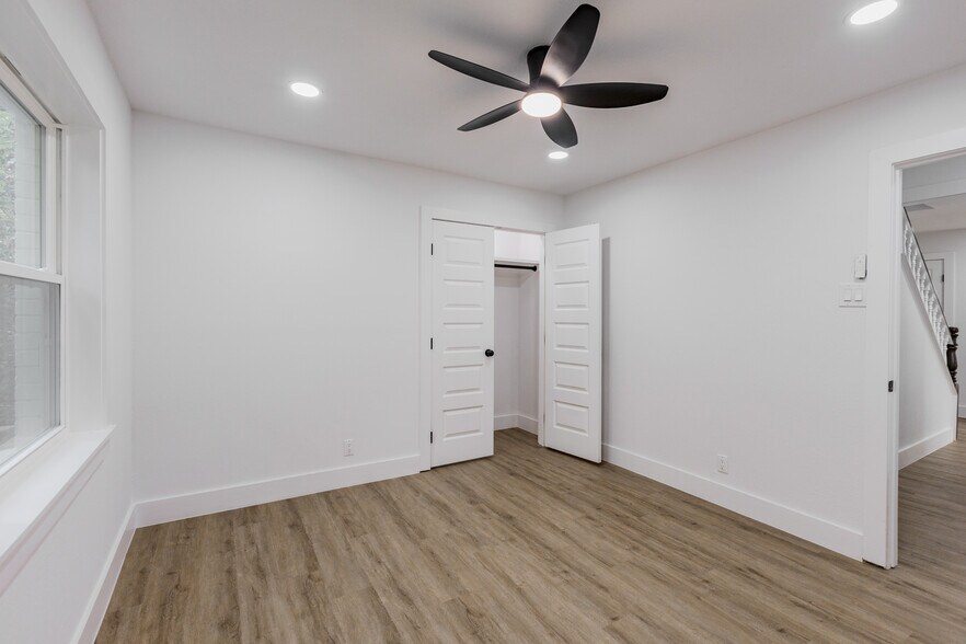 Building Photo - Room in House on Reedcroft Dr