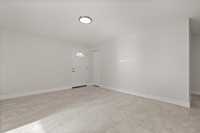 Building Photo - 4823 Pine Needle Dr