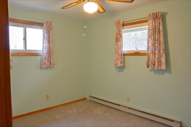 Building Photo - 148 Farnham Rd