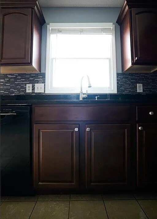 Building Photo - 853 E 167th Ct