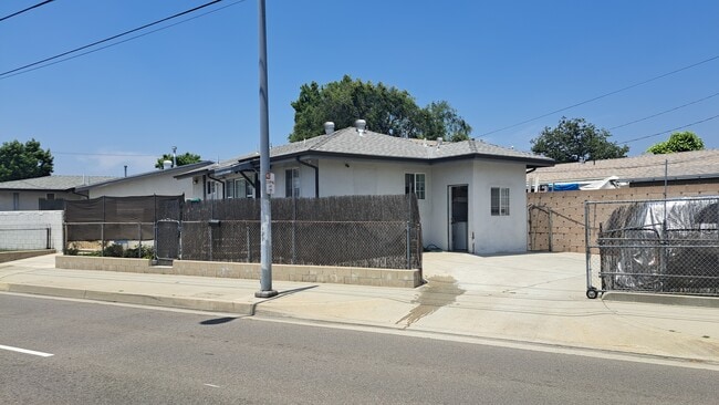 Building Photo - 1221 W Mission Rd