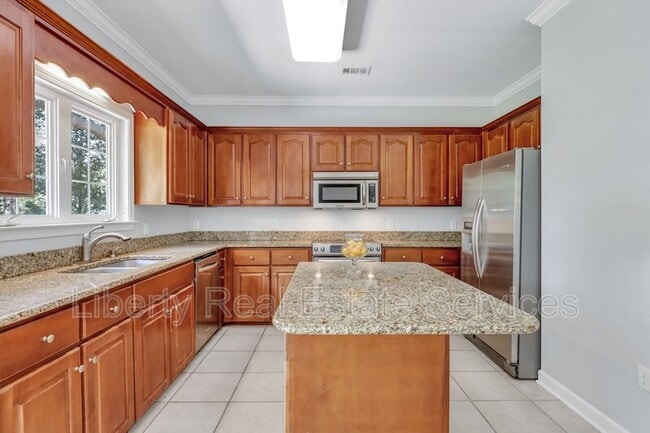 Building Photo - 40 Downie Ct