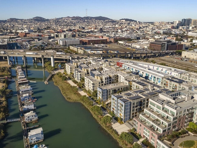 Building Photo - 355 Berry St