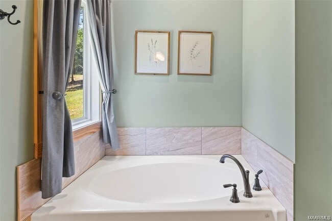 Building Photo - 71 S Tallassee Dr