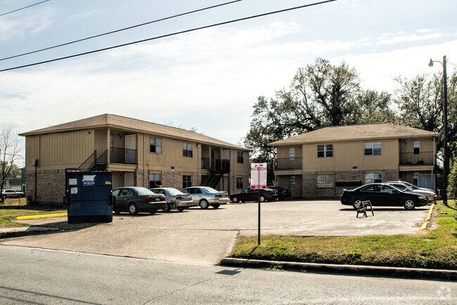 Building Photo - Viking Apartments